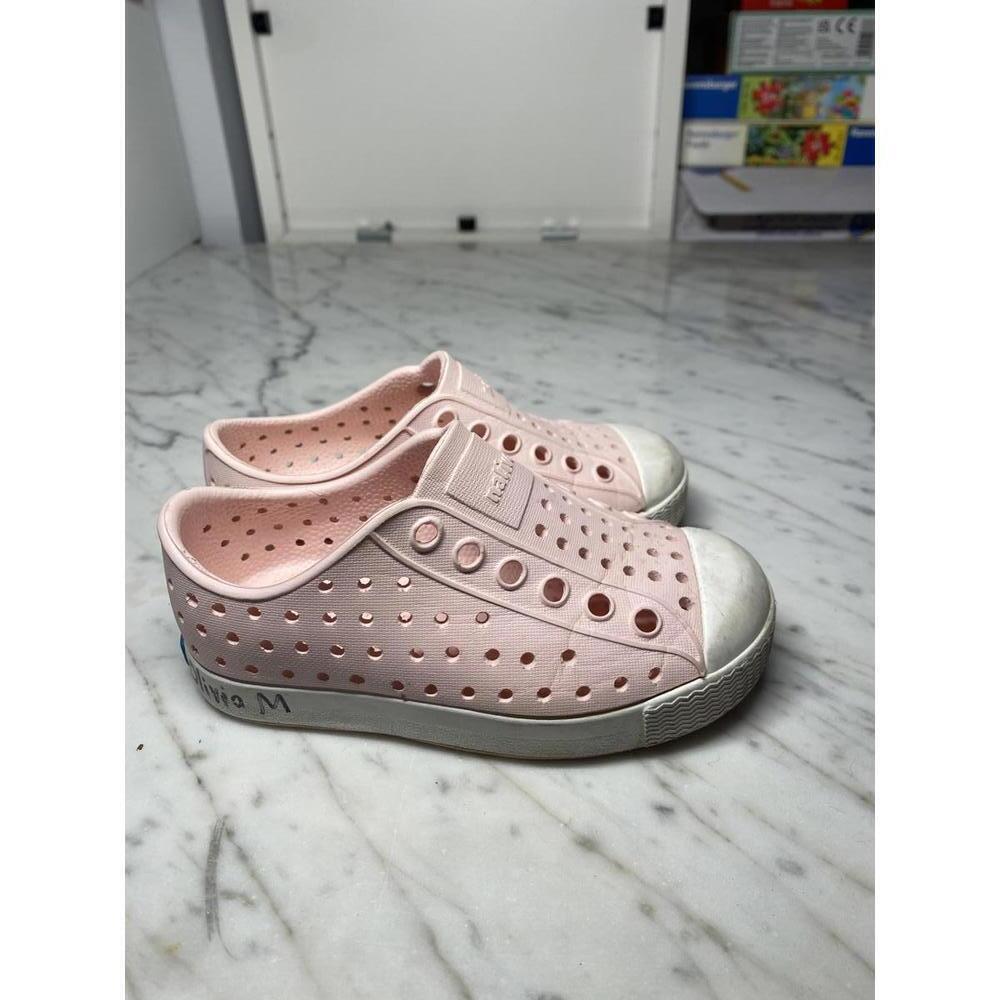 Native toddler girls shoe size 7 pink